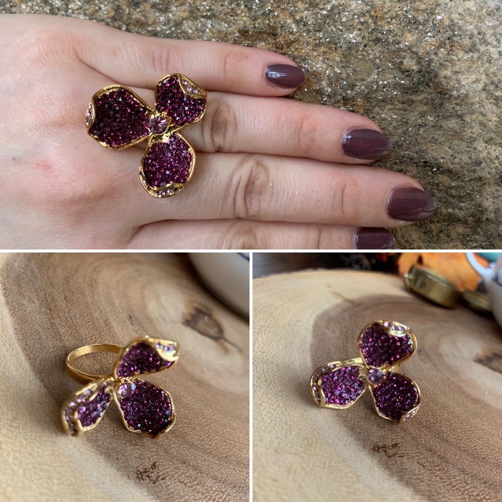 MEGHAN FABULOUS Daisy Flower Arpels Ring - Picture 2 of 4